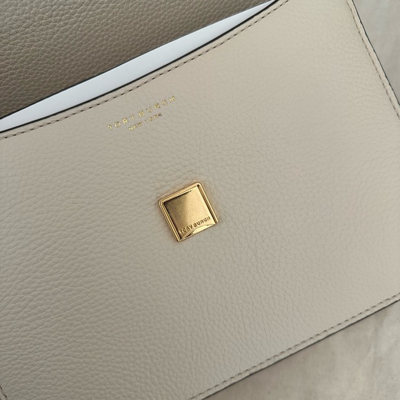 New Tory Burch BRITTEN SMALL ADJUSTABLE SHOULDER BAG NEW CREAM - Picture 8 of 11